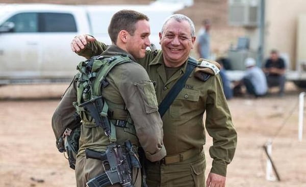 На могиле сына Айзенкота оставили записку с угрозами в адрес политика